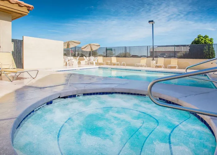 Hotel Days By Wyndham North 3*