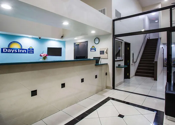 Days By Wyndham North Hotel