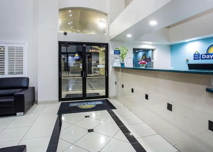 Hotel Days By Wyndham North 3*