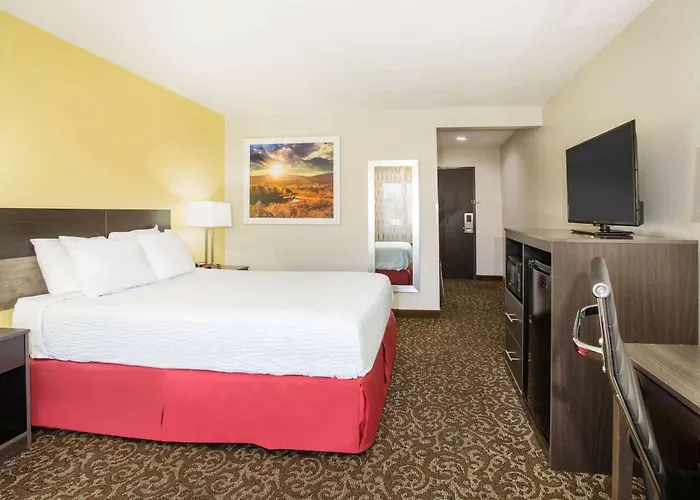 Hotel Days By Wyndham North 3*