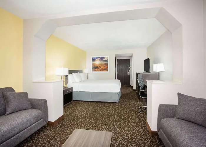 Hotel Days By Wyndham North 3*