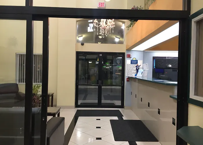 Hotel Days By Wyndham North