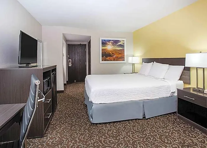Days By Wyndham North Hotel